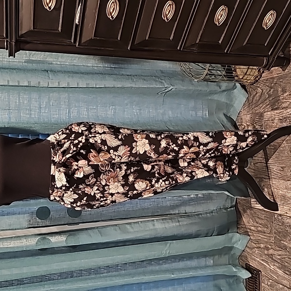 NWOT, Never Worn "One, By Chapter One" Floral Pants